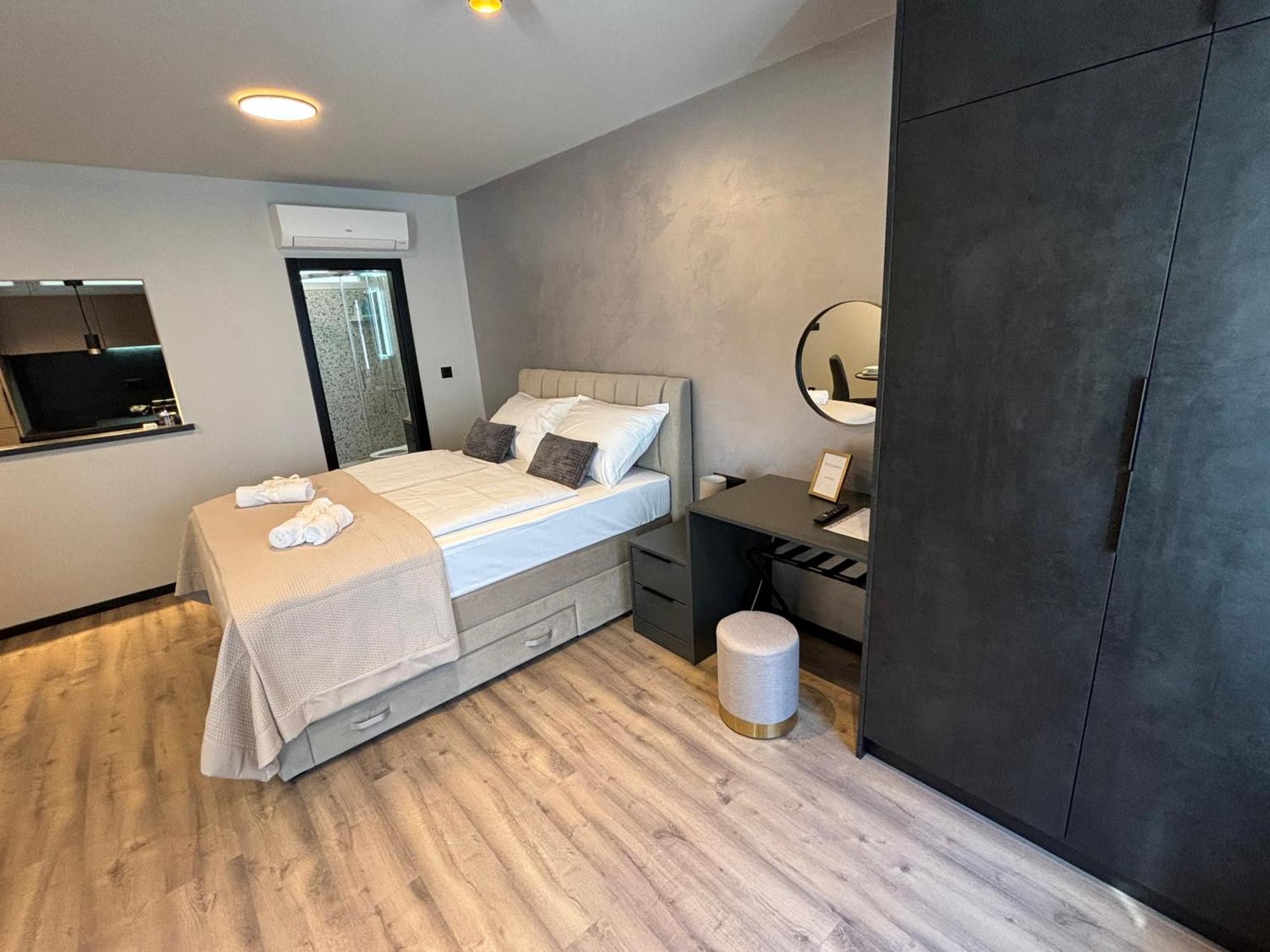 Studio Apartman Versi Old Town Zadar Exterior foto